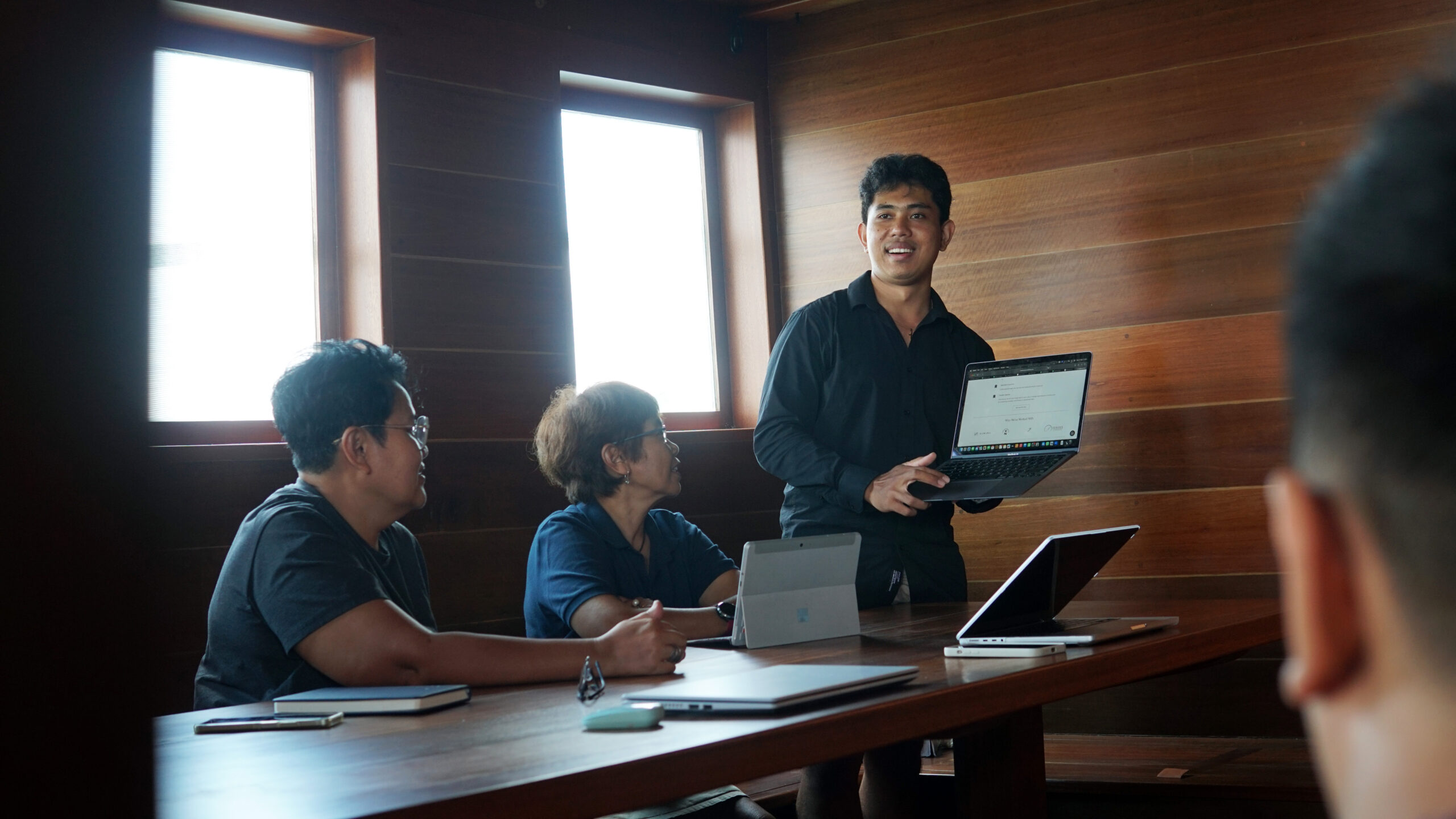 the-liveaboard-consultant-operational-team